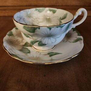 Elegant Floral Bone China Tea Cup & Saucer Set - Green and White Gold Trim